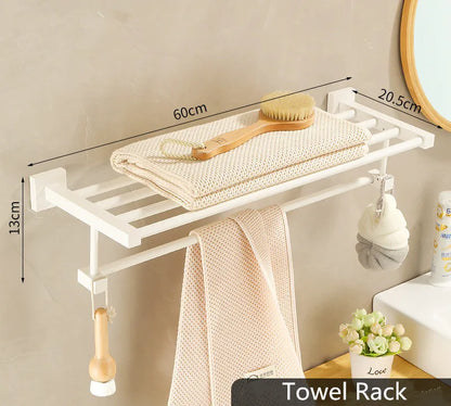 مجموعة حمام DecorBites™: رف أبيض كريمي، وحامل مناشف، وحامل ورق، وحامل فرشاة، وأدوات معدنية