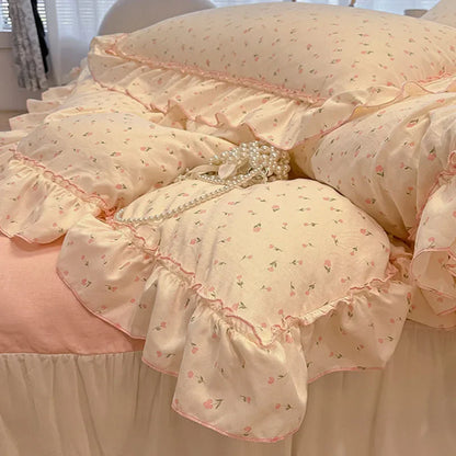 DecorBites™ Lace Bedding Set: Printed Design, Single Queen Size, Cozy Quilt Cover, Fitted Sheet, 2 Pillowcases