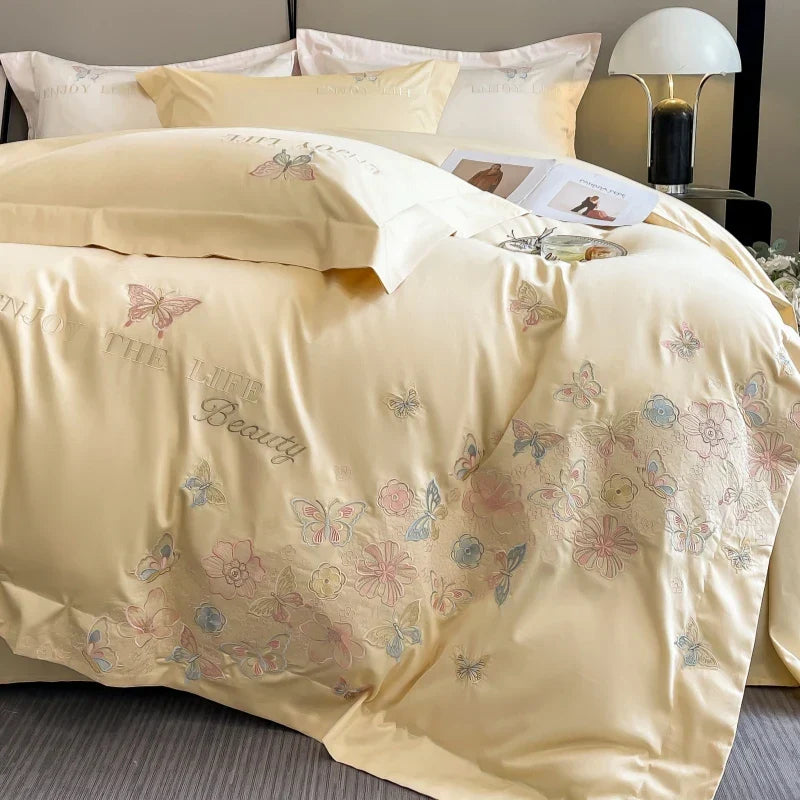 Decobites Luxury Butterfly Flowers Embroidery White/Pink Bedding Set