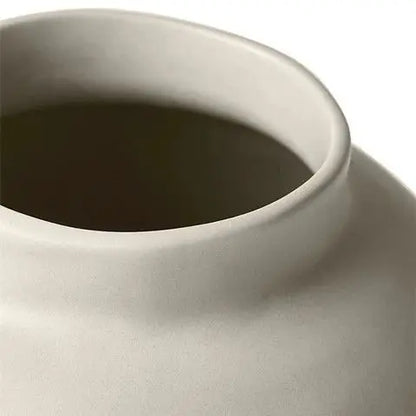 DecorBites™ Hammer Pattern Ceramic Vase for Desk Decoration and Flower Arrangement