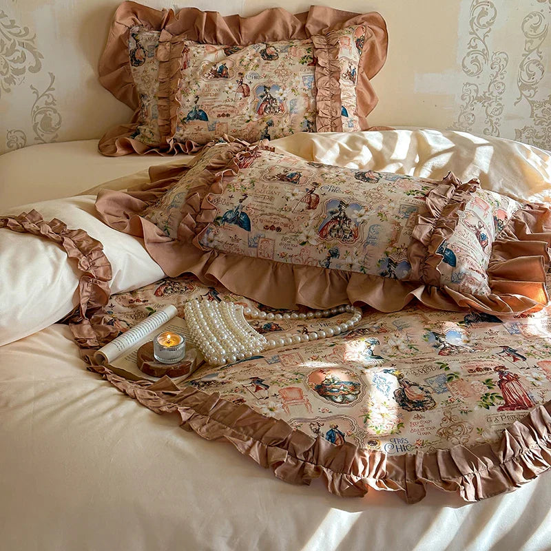 طقم سرير DecorBites™ من القطن بنسبة 100% بطبعة فرنسية وكشكشة من الدانتيل - طقم سرير مكون من 4 قطع