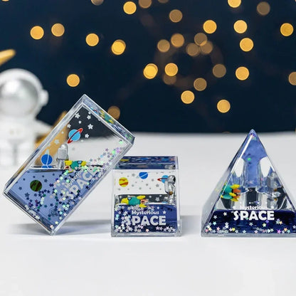 Llavero DecorBites™ Astronauta a la Deriva: Juguete antiestrés creativo con forma de reloj de arena líquido y decoración para el hogar