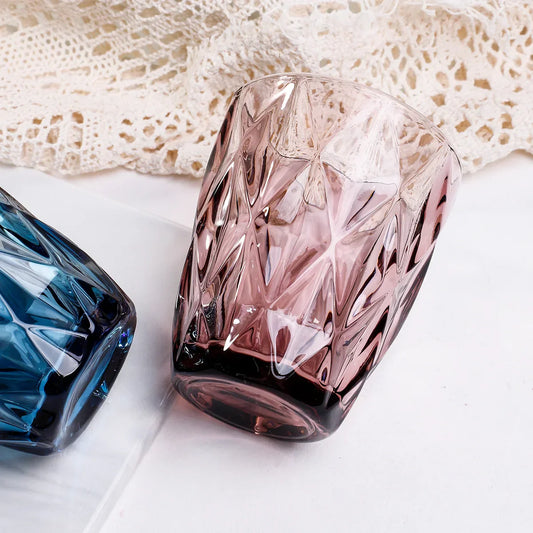 Vasos DecorBites™ de 240 ml para bebidas frías, ideales para fiestas familiares y con amigos.