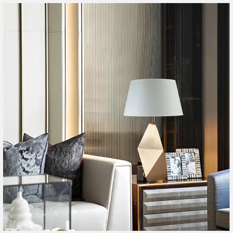 DecorBites™ Diamond Three-Dimensional Geometric Table Lamp