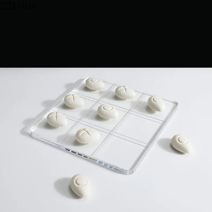 مجموعة رقعة شطرنج تيك تاك تو من ديكوربايتس™ مصنوعة من الأكريليك مع قطع من الراتنج