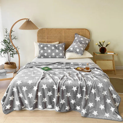 DecorBites™ Cozy Checkered Fleece Blanket for All Seasons