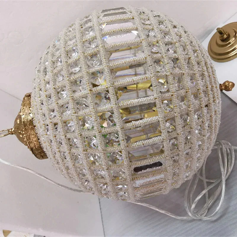 Decorbites™ Lámpara de Cristal de Lujo para Sala de Estar y Dormitorio - Elegancia Moderna de Media Siglo