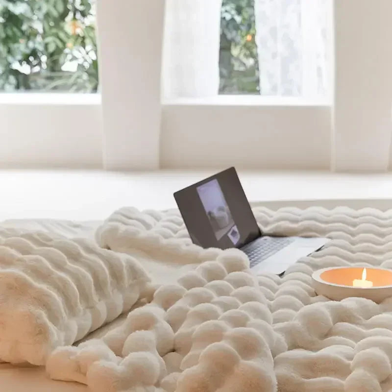 Manta de invierno DecorBites™ Luxe de piel sintética: Calidez y comodidad superiores para la cama o el sofá