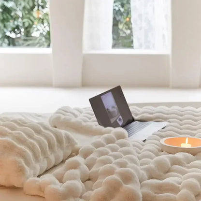 Manta de invierno DecorBites™ Luxe de piel sintética: Calidez y comodidad superiores para la cama o el sofá