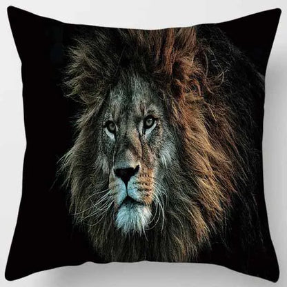 Funda de almohada DecorBites™ con diseño de tigre y león del mundo animal para una decoración adorable en el sofá o la sala de estar.