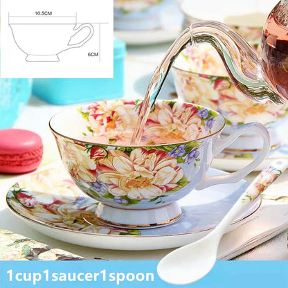 Juego de té de cerámica DecorBites™ con cuchara: elegante conjunto de taza, platillo y jarra.