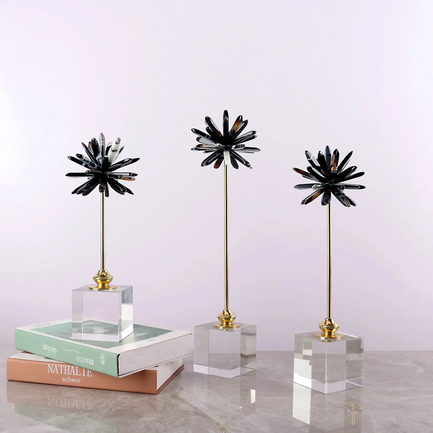 Figura decorativa para el hogar DecorBites™ de cristal de ágata, hecha a mano, con forma de flor blanca.