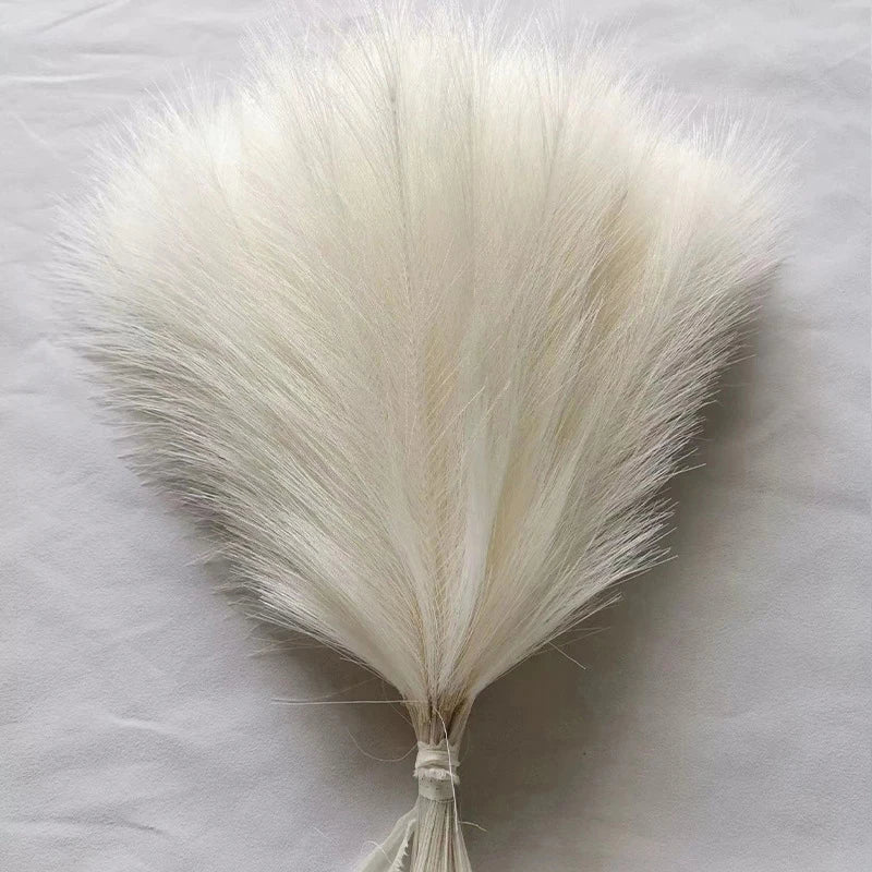 Vibrant 42cm Silk Pampas Grass