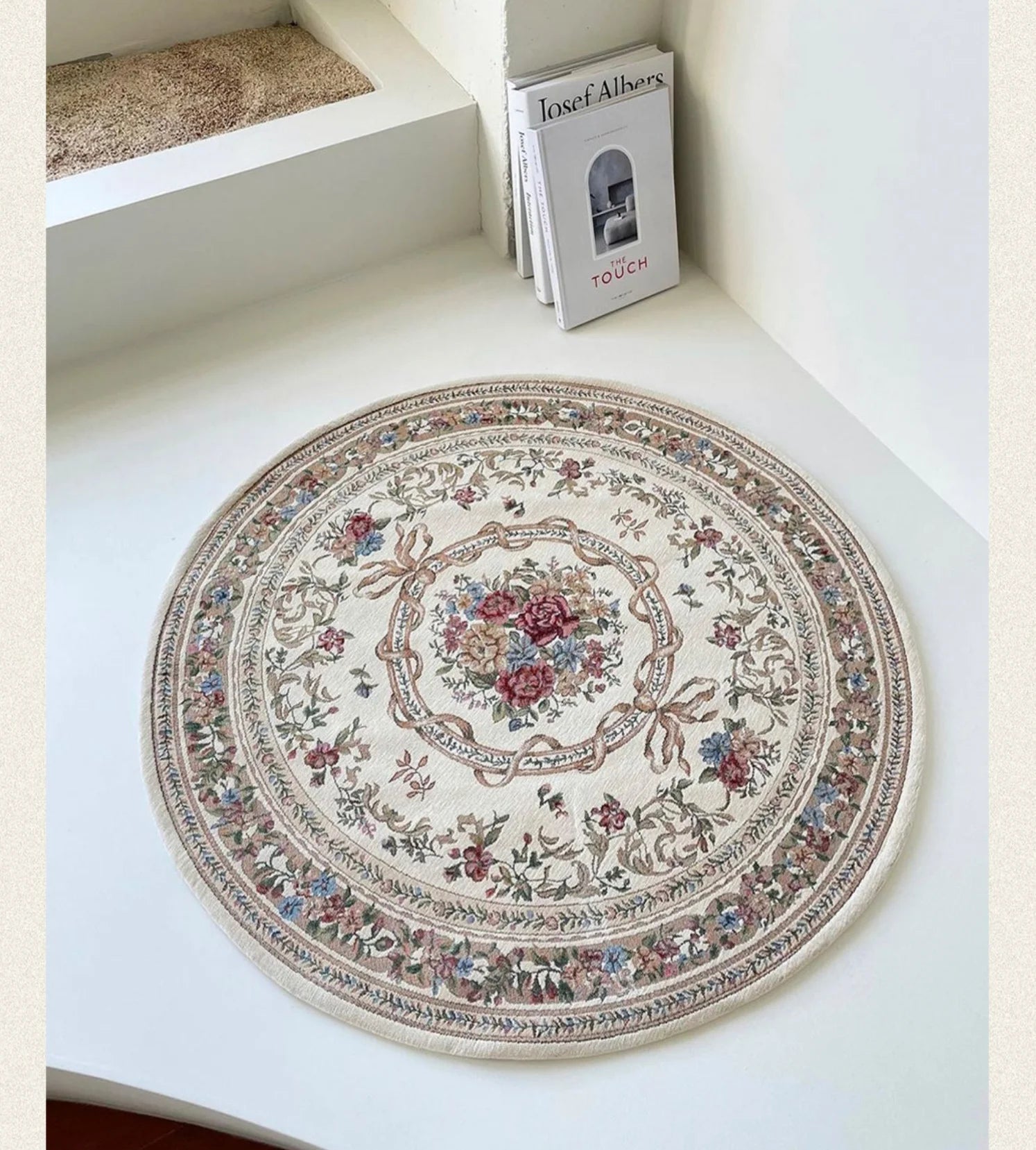 Vintage European Round Plush Carpet