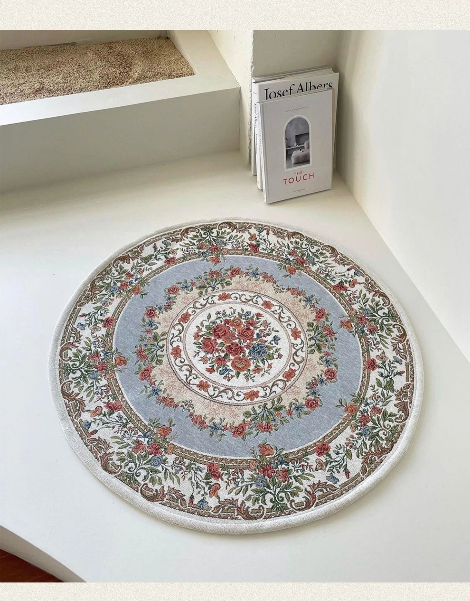 Vintage European Round Plush Carpet