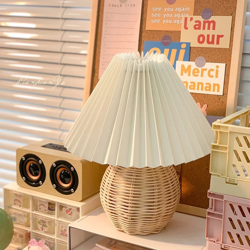 Vintage Rattan USB Table Lamp