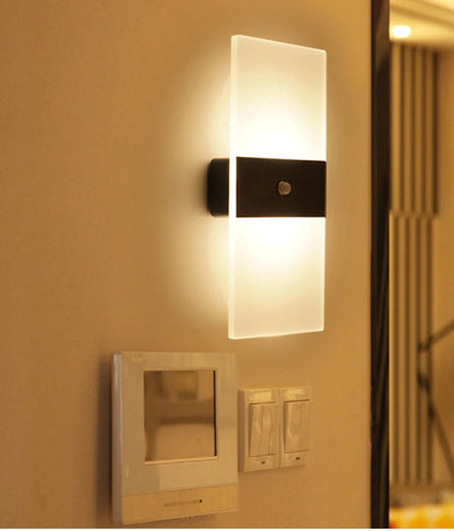 YooE USB Rechargeable LED Wall Lamp