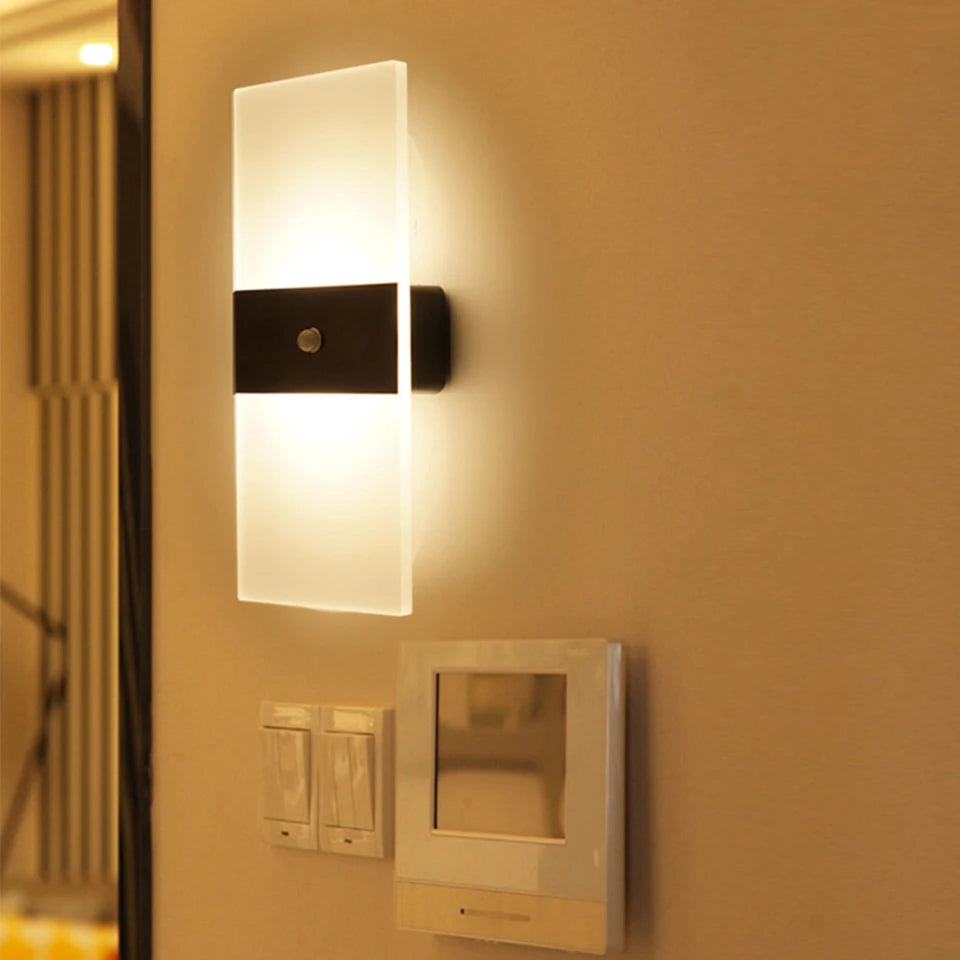 YooE USB Rechargeable LED Wall Lamp