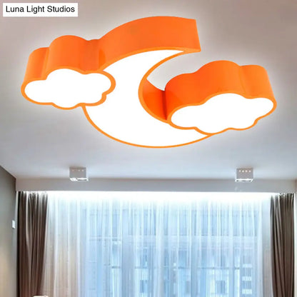 Lámpara de techo DecorBites™ con forma de nube y luna acrílica para habitación infantil o de lactancia.
