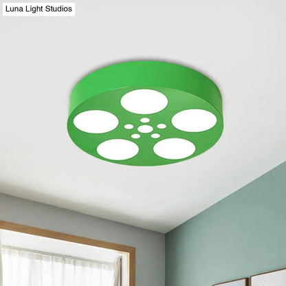 ديكوربايتس™ - إضاءة LED أكريليكية للأطفال مثبتة على الحائط بألوان الأحمر/الأصفر/الأزرق النابضة بالحياة - تركيبات دائرية لغرفة الأطفال