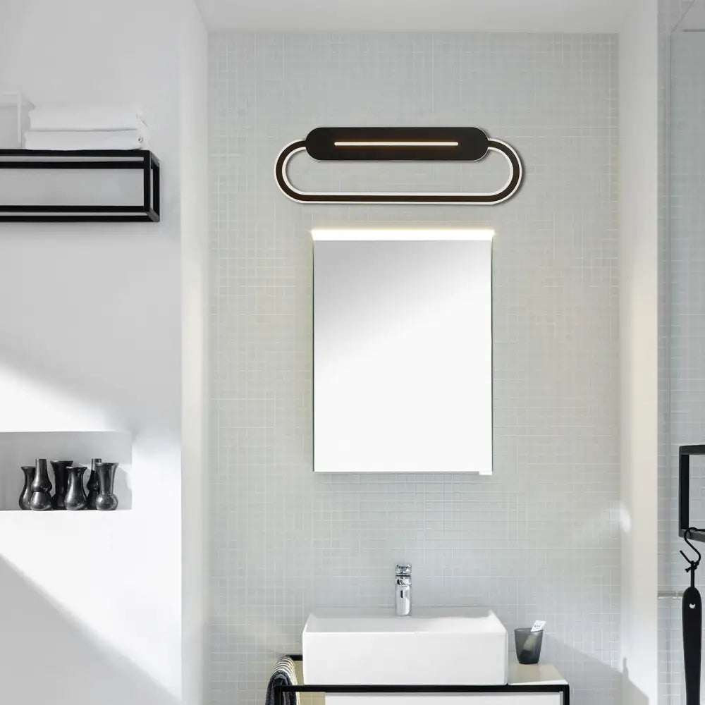 ديكوربايتس™ مصباح حائط بيضاوي الشكل مصنوع من الأكريليك بتقنية LED بتصميم عصري وإضاءة دافئة/بيضاء - متوفر باللونين الأسود والأبيض بلمسة نهائية عاكسة - 3 خيارات للعرض (18 بوصة/23.5 بوصة/31.5 بوصة)