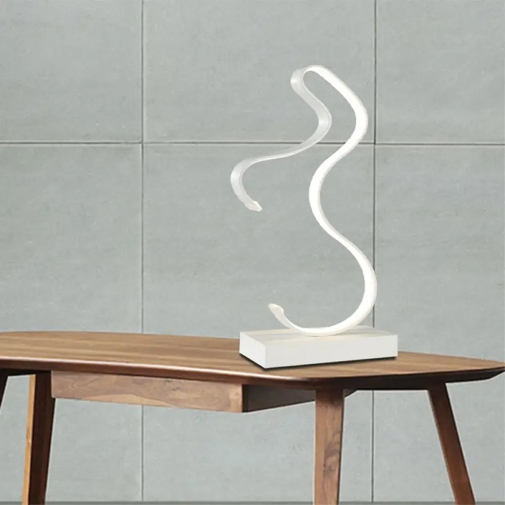 Lámpara de escritorio LED acrílica para tareas - Diseño minimalista curvilíneo | Luz blanca/cálida - Perfecta para el dormitorio