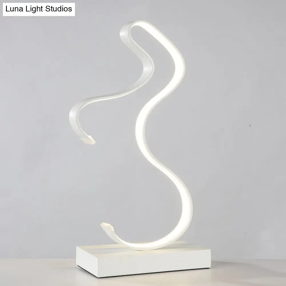 Lámpara de escritorio LED acrílica para tareas - Diseño minimalista curvilíneo | Luz blanca/cálida - Perfecta para el dormitorio