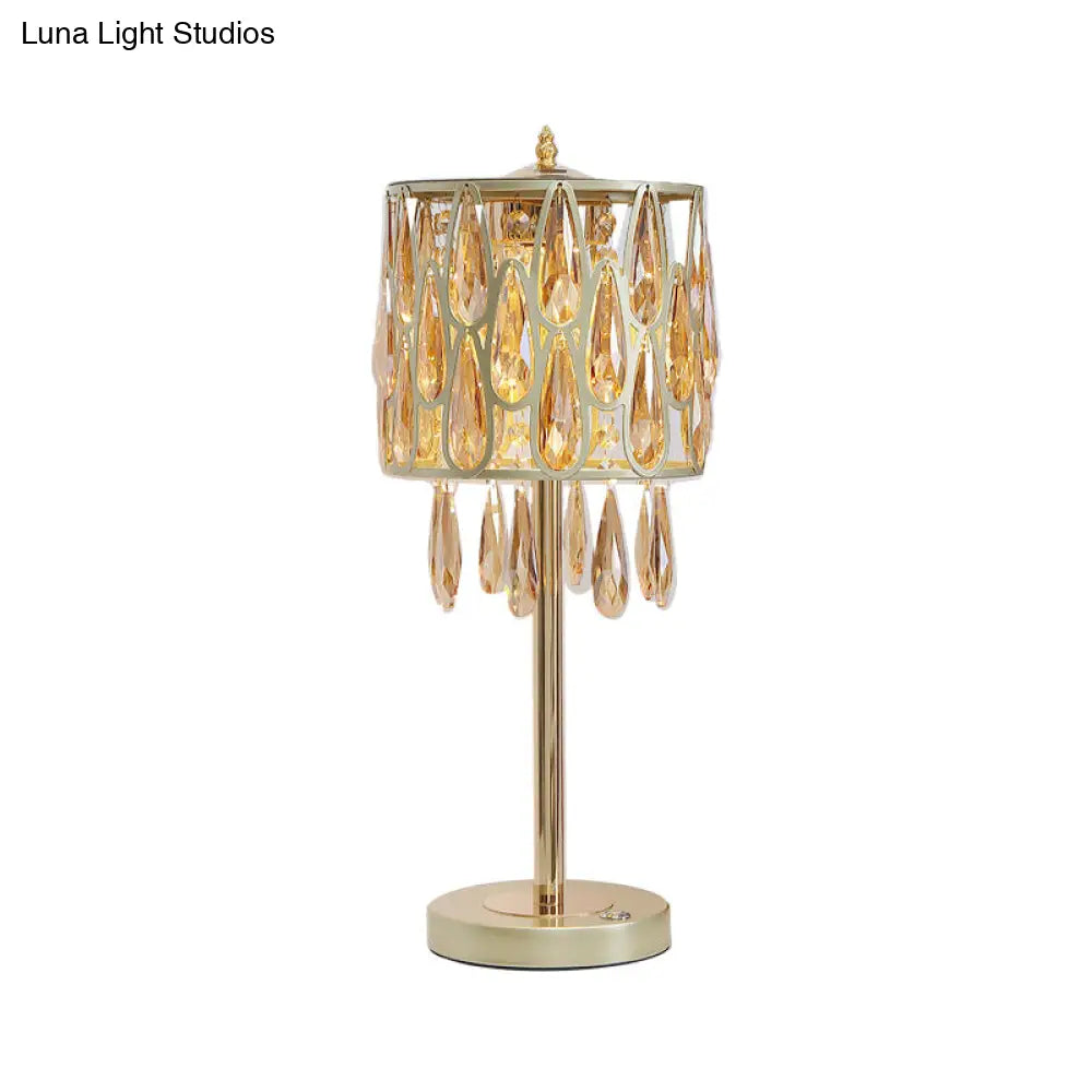 Adalyn - Lámpara de mesilla de noche contemporánea de metal con incrustaciones de gotas de cristal.