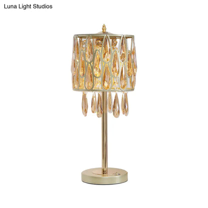 Adalyn - Lámpara de mesilla de noche contemporánea de metal con incrustaciones de gotas de cristal.