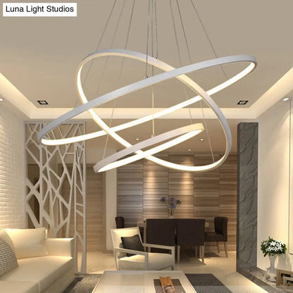 Lámpara de araña circular ajustable de 3 niveles: Lámpara colgante LED moderna de metal para dormitorios (Blanco/Negro)