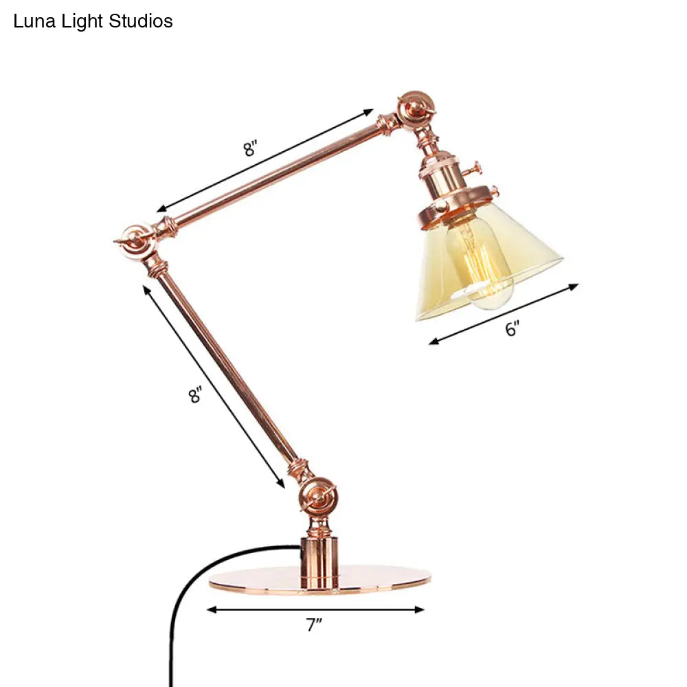 Lámpara de mesa industrial con brazo ajustable y pantalla de cristal transparente - Acabado negro/latón