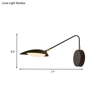 مصباح حائط LED معدني بذراع قابلة للتعديل من DecorBites™ لديكور غرفة النوم الحديثة باللون البني