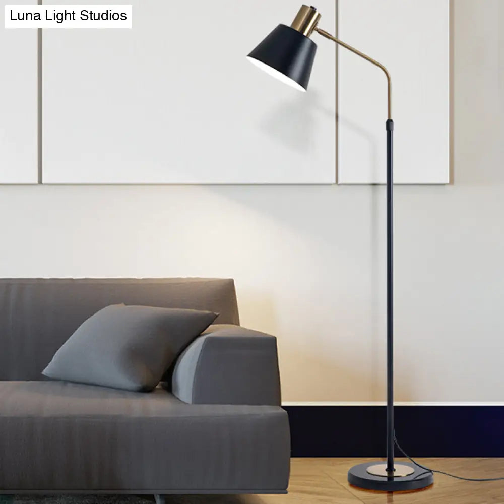 Lámpara de pie cónica negra ajustable – Lámpara de lectura individual de metal industrial para sala de estar con interruptor de pie