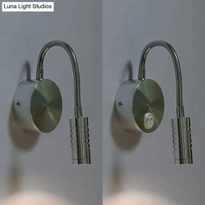 DecorBites™ مصباح حائطي LED أسطواني كروم قابل للتعديل بإضاءة دافئة/بيضاء - مصباح معدني عصري