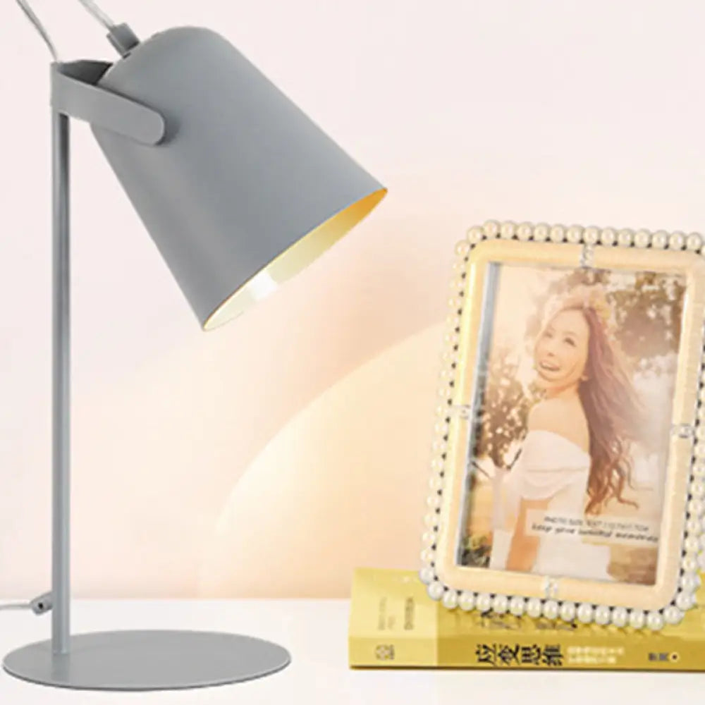 Lámpara de escritorio metálica ajustable estilo macaron, pantalla rectangular, 1 luz, negra/gris – Perfecta para dormitorio o escritorio de pie