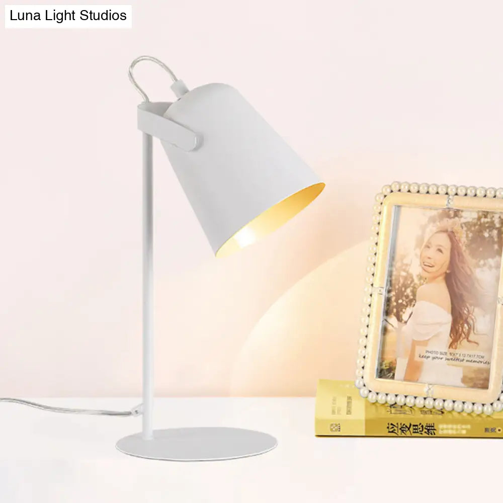 Lámpara de escritorio metálica ajustable estilo macaron, pantalla rectangular, 1 luz, negra/gris – Perfecta para dormitorio o escritorio de pie