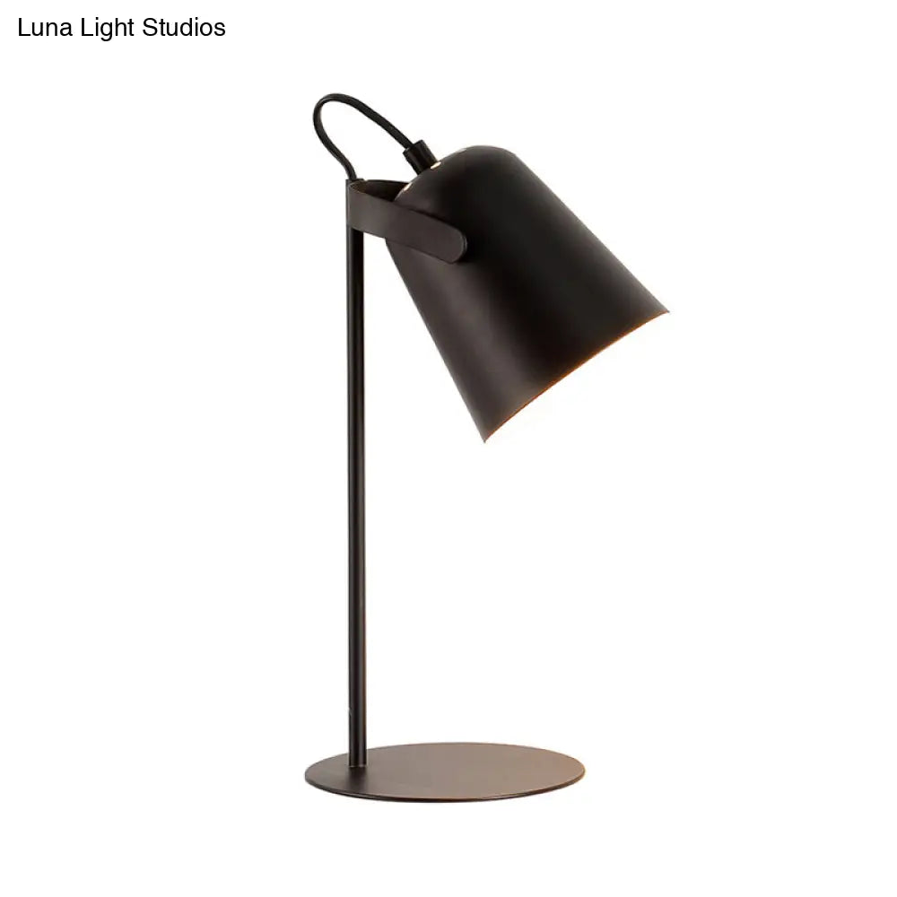 Lámpara de escritorio metálica ajustable estilo macaron, pantalla rectangular, 1 luz, negra/gris – Perfecta para dormitorio o escritorio de pie