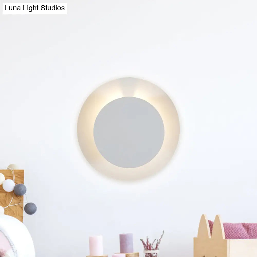 مصباح حائطي معدني LED بسيط وقابل للتعديل من DecorBites™ - وحدة إضاءة بيضاء تُثبّت على الحائط