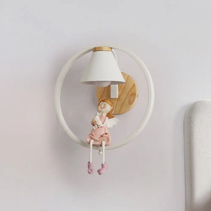 Adorable lámpara de pared con forma de ciervo/ángel: Lámpara de pared de metal con 1 luz, color rosa/azul, con pantalla de tela.

 Mejora de la sugerencia de título para una mejor optimización SEO.