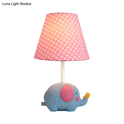 Adorable lámpara de escritorio con forma de elefante regordete: ¡la luz de estudio perfecta para la habitación del bebé!
