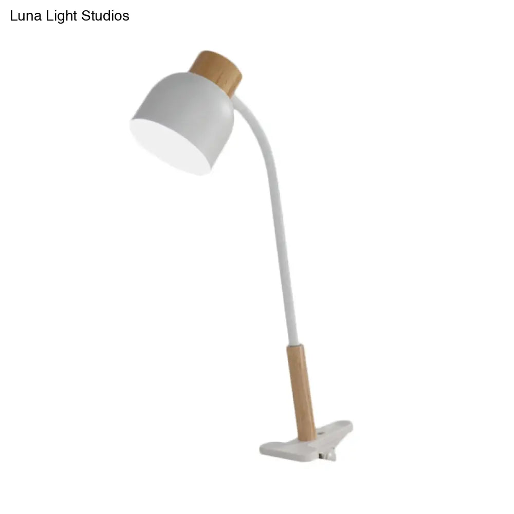 Lámpara de escritorio Aldhibah de estilo nórdico con pinza: verde/blanco y madera, brazo flexible