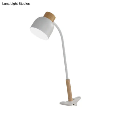 Lámpara de escritorio Aldhibah de estilo nórdico con pinza: verde/blanco y madera, brazo flexible