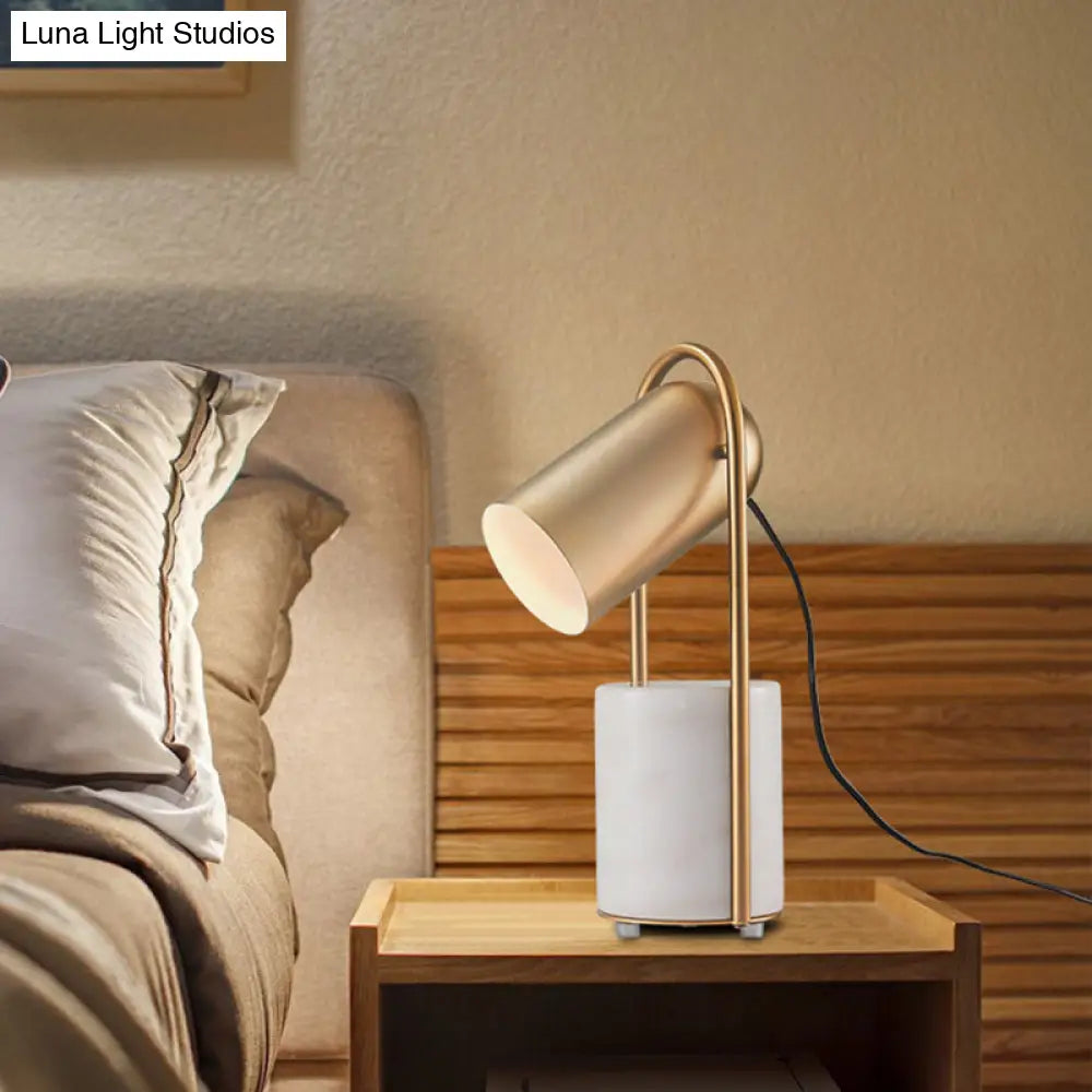 Aldib - Lámpara de mesa tipo campana de latón, diseño de 1 luz, con pedestal de mármol blanco