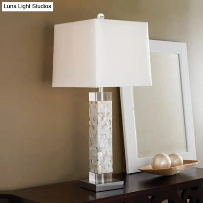 Alfa - Luz nocturna cuadrada blanca con base rectangular