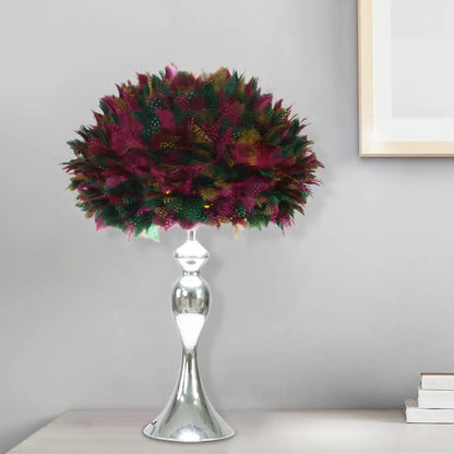 Lámpara de noche Alfecca Meridiana - Cúpula negra/morada: Lámpara de mesa moderna con forma de pluma