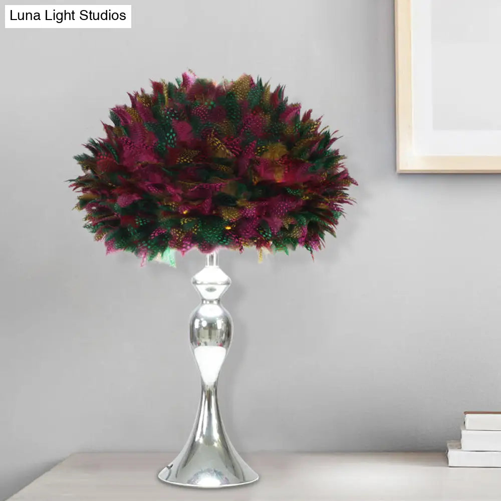 Lámpara de noche Alfecca Meridiana - Cúpula negra/morada: Lámpara de mesa moderna con forma de pluma