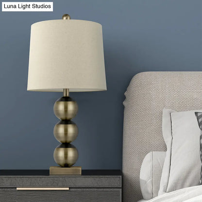 Alicia - Lámpara de noche Head Barrel, tradicional, de tela marrón, para leer.