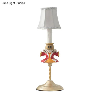 Lámpara de lectura de noche Allison - Gold 1 Head, moderna, dorada, con base para ropa y pantalla cilíndrica.