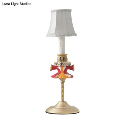 Lámpara de lectura de noche Allison - Gold 1 Head, moderna, dorada, con base para ropa y pantalla cilíndrica.