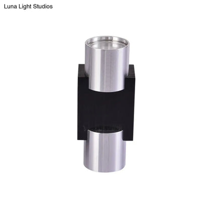 وحدة إضاءة حائط ديسكو بار LED من ديكوربايتس™ مصنوعة من الألومنيوم - صغيرة الحجم، ارتفاع 3 بوصات/4.5 بوصة | فضية | إضاءة زرقاء/صفراء/أرجوانية زاهية